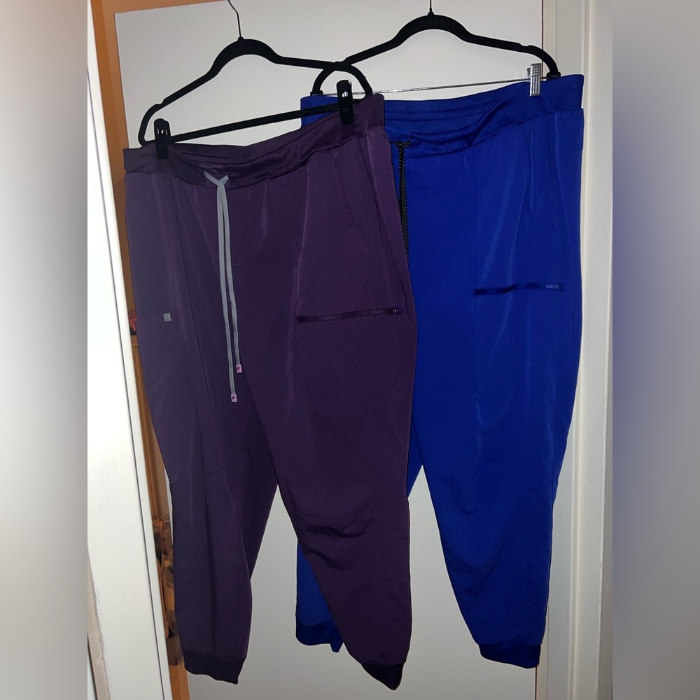 Fabletics Scrub Joggers (2 pairs)